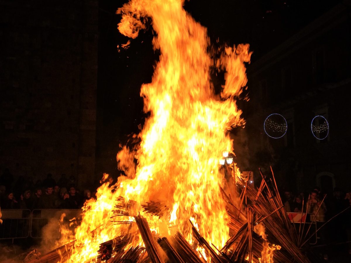 Il fuoco sacro – le radici pagane di un rito popolare